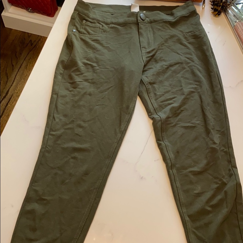Army green jeggings with real button and zipper